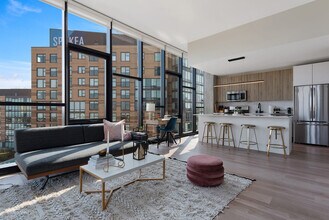 730 N Milwaukee Ave in Chicago, IL - Building Photo - Building Photo