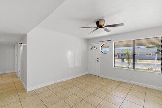 6622 W Peck Dr in Glendale, AZ - Foto de edificio - Building Photo