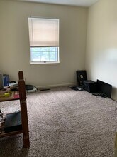 1198 Rosedale Dr in Harrisonburg, VA - Foto de edificio - Building Photo