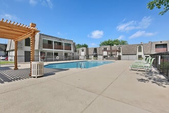 La Vida Park in Arlington, TX - Building Photo - Building Photo
