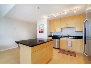 929 Portland Ave in Minneapolis, MN - Foto de edificio - Building Photo