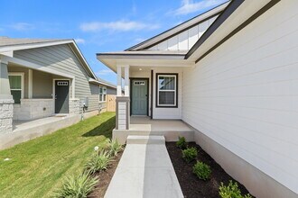 821 Sun Grove Trl in Andice, TX - Foto de edificio - Building Photo