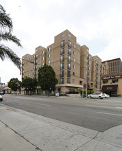 Barcelona Towers in Los Angeles, CA - Building Photo - Building Photo