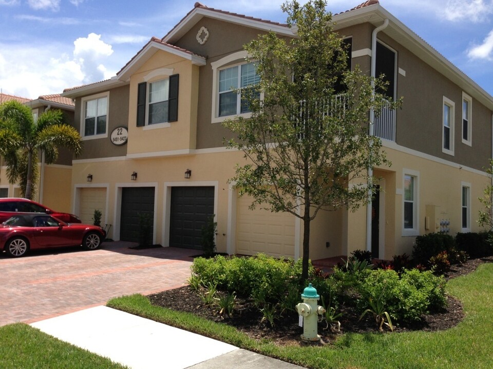 5467 Soapstone Pl in Sarasota, FL - Building Photo