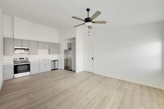 2038 Millennium Wy in Hanford, CA - Building Photo - Building Photo