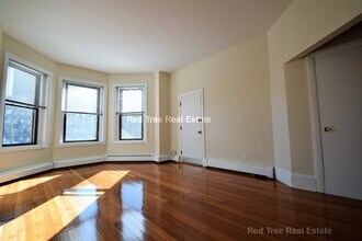 1728 Beacon St, Unit 1 in Brookline, MA - Building Photo - Building Photo