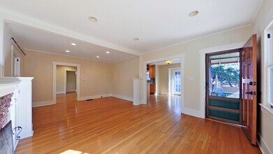 1915 Las Lunas St in Pasadena, CA - Foto de edificio - Building Photo