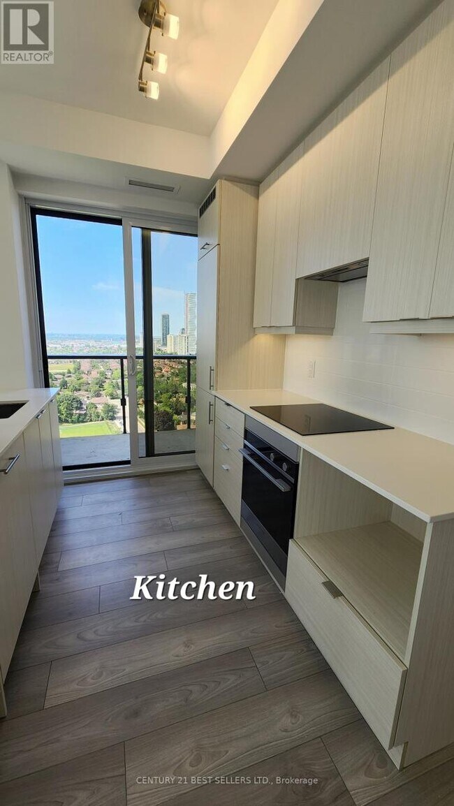 36 Elm Dr W in Mississauga, ON - Building Photo - Building Photo