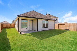 3075 Wild Indigo Trl in Brookshire, TX - Building Photo - Building Photo