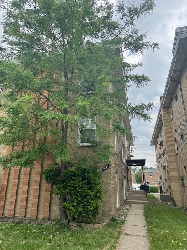 property at 1821 S Harlem Ave
