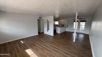 1000 W Elna Rae St in Tempe, AZ - Building Photo - Building Photo