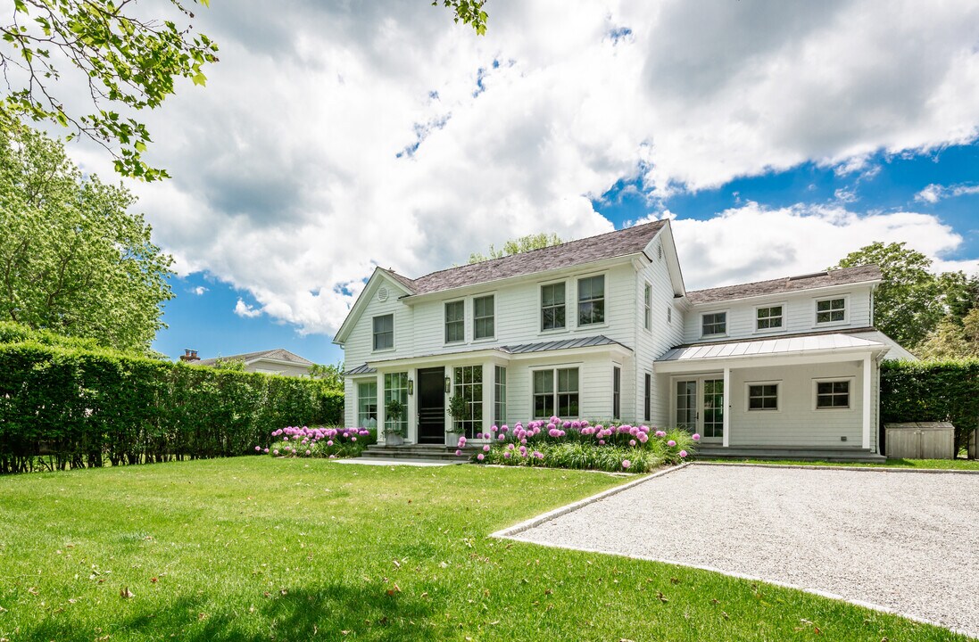 39 Gansett Ln in Amagansett, NY - Building Photo