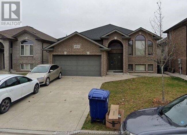 property at 4832 Periwinkle Crescent