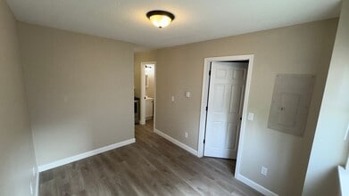 4181 Sunset Dr in Osage Beach, MO - Building Photo - Building Photo