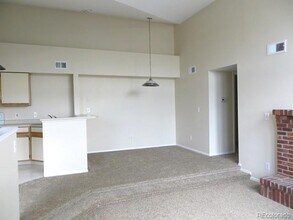 12024 E Hoye Dr in Aurora, CO - Building Photo - Building Photo