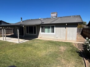 14428 E Parkdale Dr in Lockeford, CA - Building Photo - Building Photo