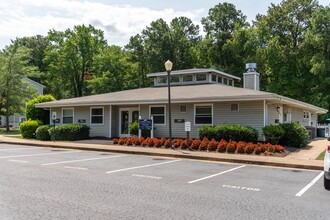 Laurel Pines in Richmond, VA - Building Photo - Building Photo