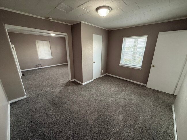 206 Locust St, Unit 7 in Burlington, IA - Building Photo - Building Photo