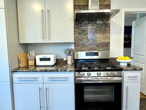 419 S Almont Dr in Beverly Hills, CA - Building Photo - Building Photo