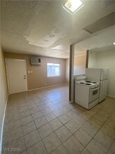 236 W Philadelphia Ave in Las Vegas, NV - Building Photo - Building Photo