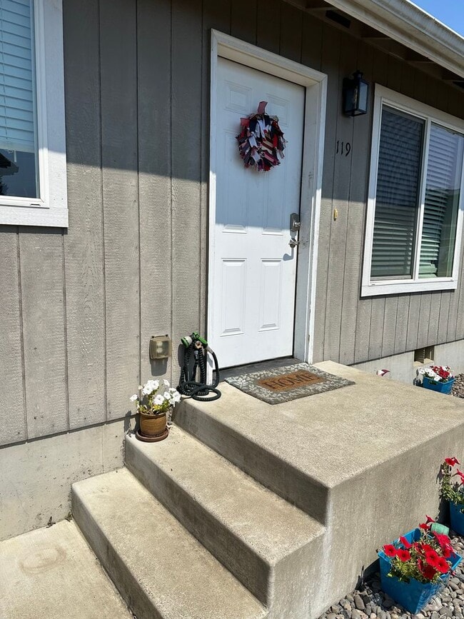 property at 117-119 Garden Ln.