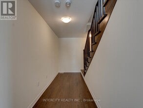 22 Griffith St in Aurora, ON - Building Photo - Building Photo