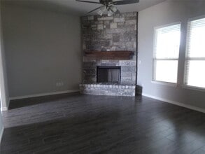 811 Acadia Ct in Tolar, TX - Building Photo - Building Photo