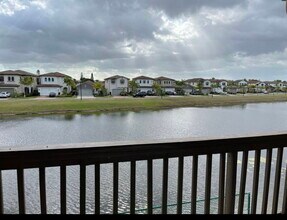 405 SW 113th Way in Pembroke Pines, FL - Building Photo - Building Photo