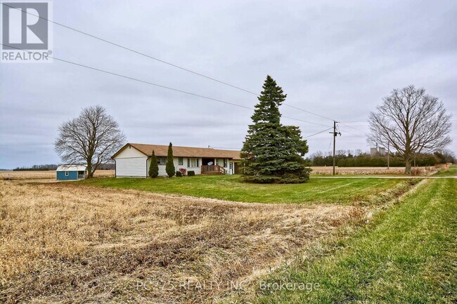 6256 Egremont Rd in Warwick, ON - Building Photo - Building Photo