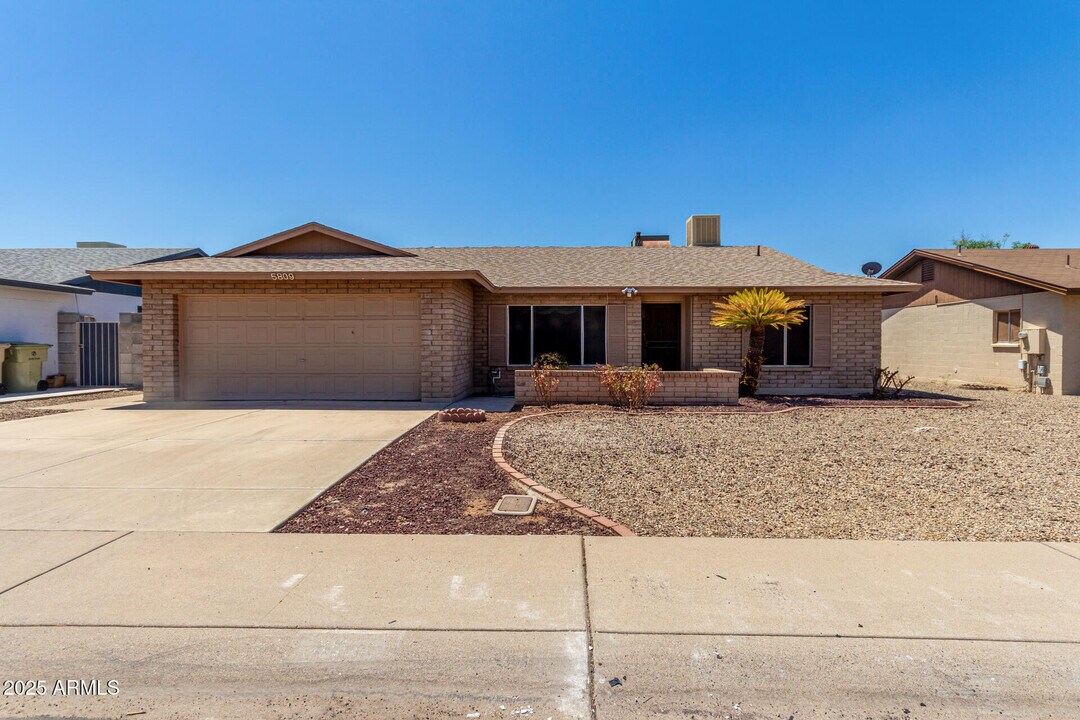 5809 W Yucca St in Glendale, AZ - Building Photo