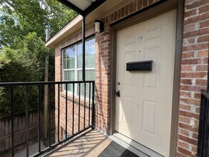 4719 Clay St in Houston, TX - Building Photo - Building Photo