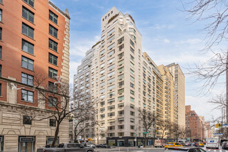 1210 Third Ave in New York, NY - Building Photo - Primary Photo