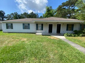 6107 Vinnie Dr in Valdosta, GA - Building Photo