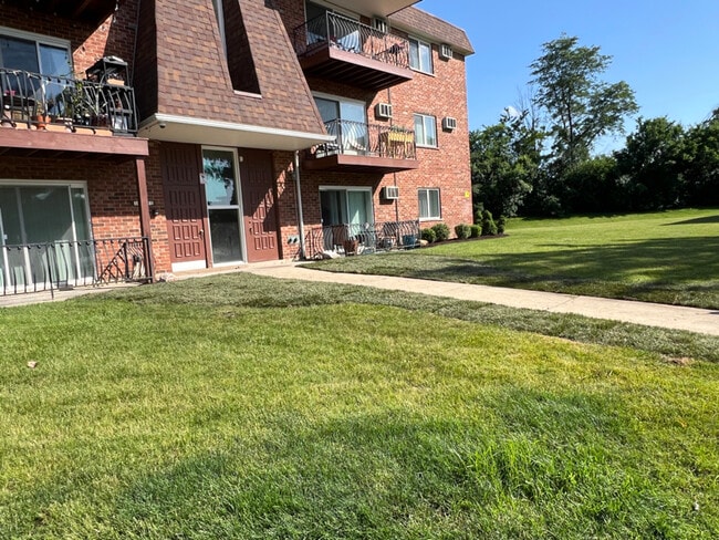 10S511 Echo Ln