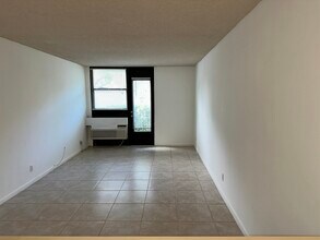 2771 Riverside Dr, Unit 117 in Coral Springs, FL - Building Photo - Building Photo