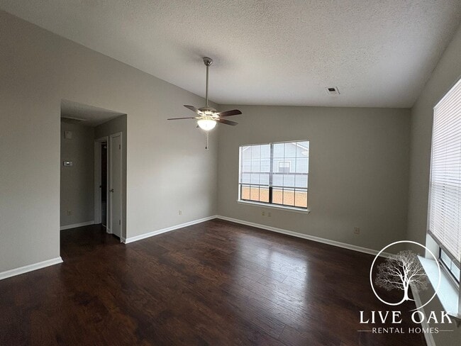 1308 Forest Lake Dr in Hinesville, GA - Building Photo - Building Photo