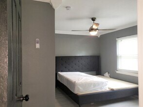 2295 E Crystal Lake Ave in Orlando, FL - Building Photo - Building Photo
