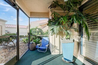 4770 Brittany Dr S in St. Petersburg, FL - Building Photo - Building Photo