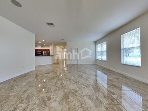 802 Lesa Glen Pl in Brandon, FL - Foto de edificio - Building Photo