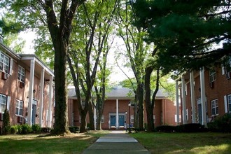 Park Lane in Little Falls, NJ - Foto de edificio - Building Photo