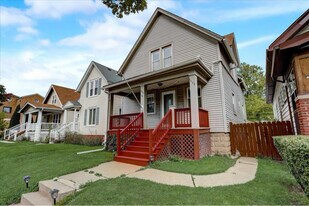 1520 S 73rd St in West Allis, WI - Building Photo