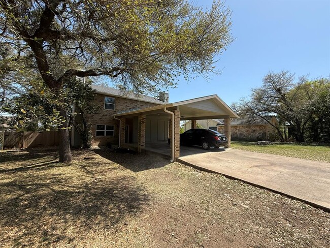 property at 3302 Dunliegh Dr