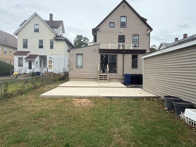 134 Noble St, Unit Master