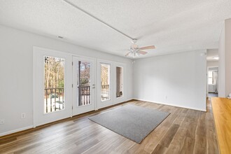 1320 Park Glen Dr in Raleigh, NC - Building Photo - Building Photo
