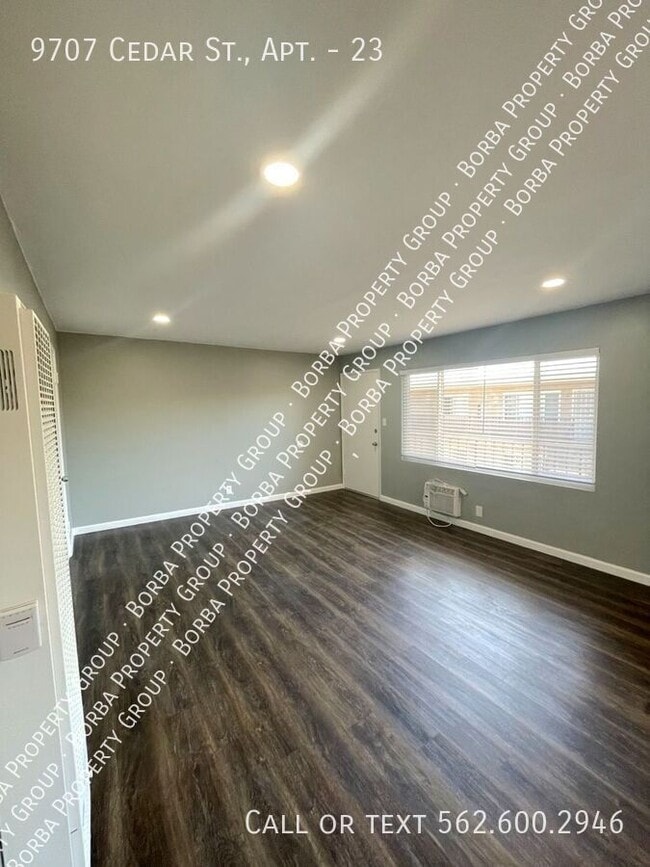 9707 Cedar St in Bellflower, CA - Building Photo - Building Photo