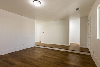 12008 Golden Gate Ave NE in Albuquerque, NM - Building Photo - Building Photo