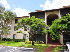 207 Foxtail Dr in Greenacres, FL - Building Photo