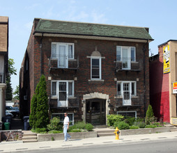 596 St Clair Ave W in Toronto, ON - Building Photo - Building Photo