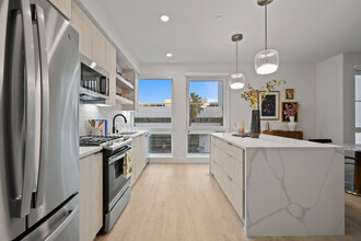Aster in Long Beach, CA - Building Photo - Building Photo