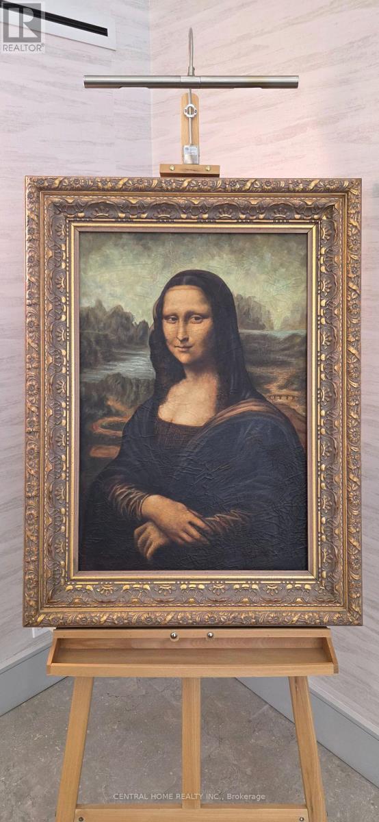 18 Holmes Ave in Toronto, ON - Building Photo - Building Photo